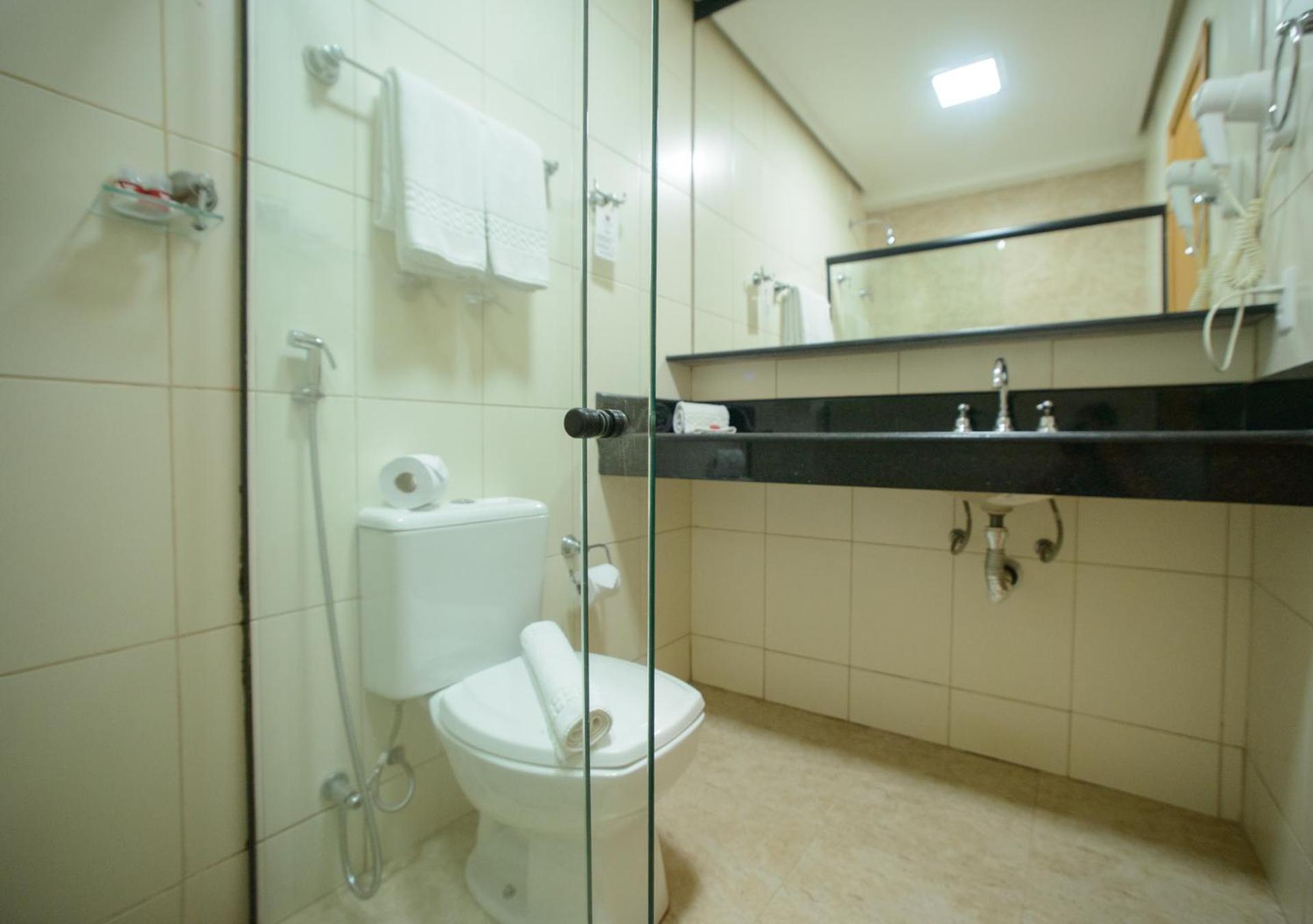 Faro Hotel 陶巴特 外观 照片
