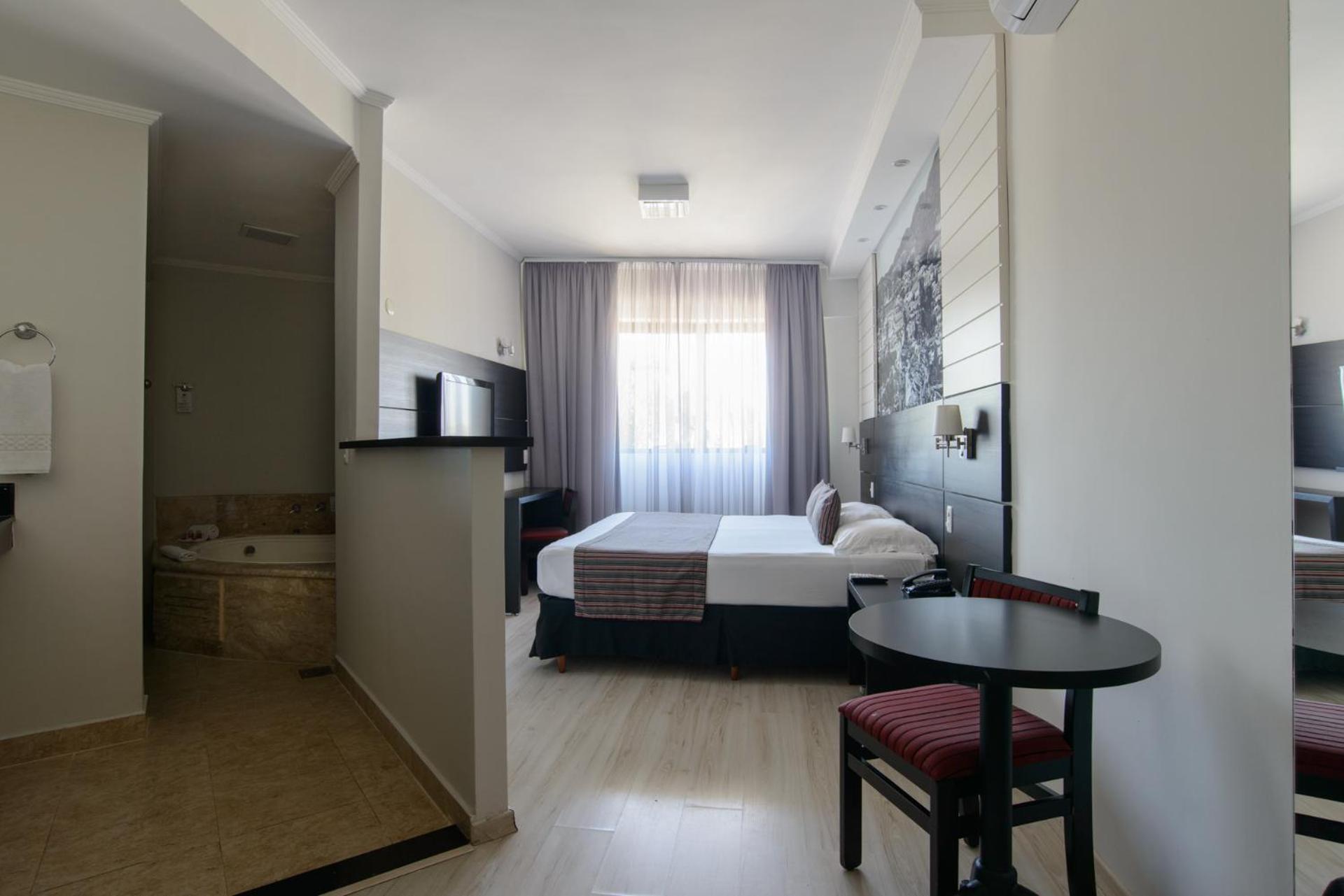 Faro Hotel 陶巴特 外观 照片