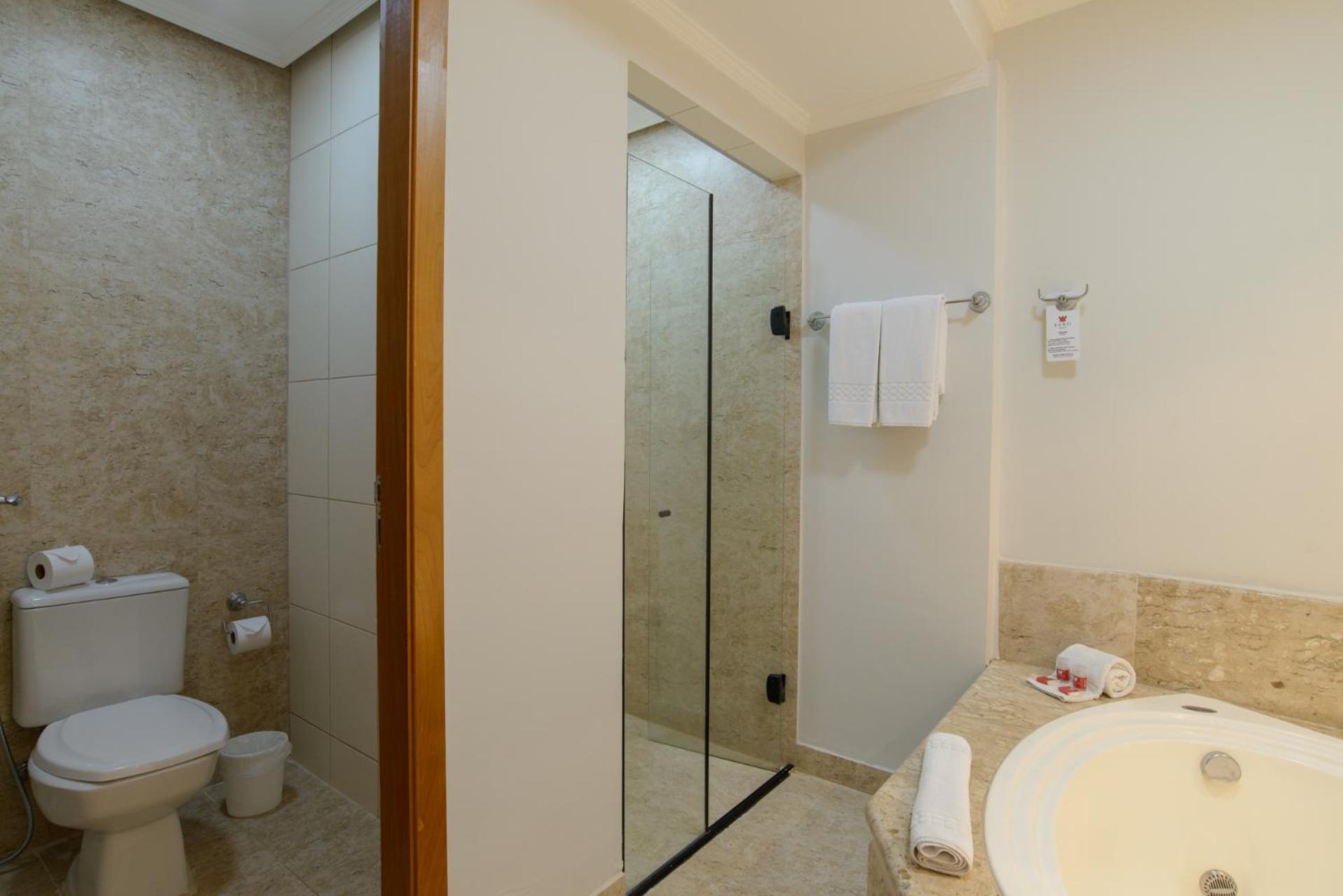 Faro Hotel 陶巴特 外观 照片