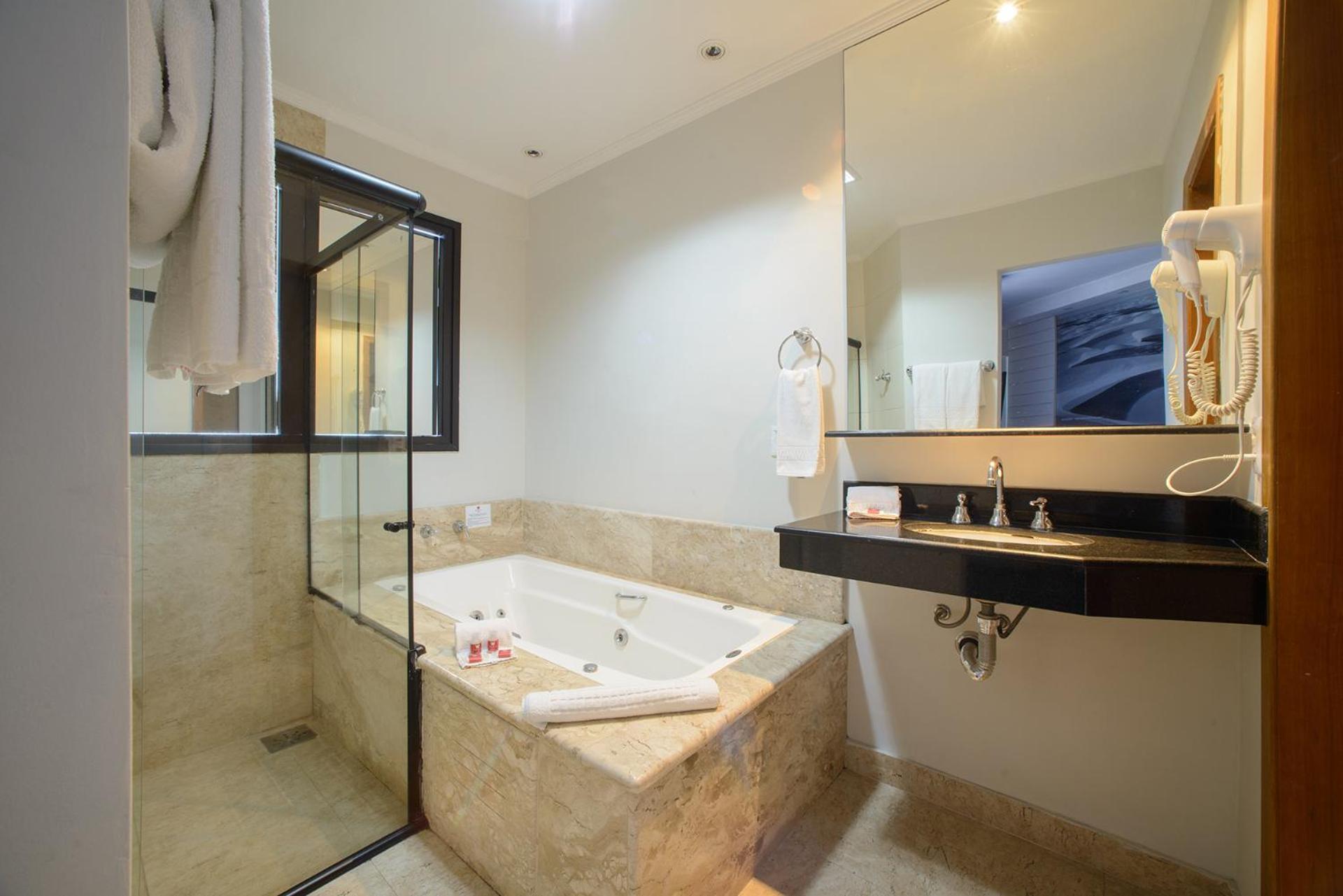 Faro Hotel 陶巴特 外观 照片