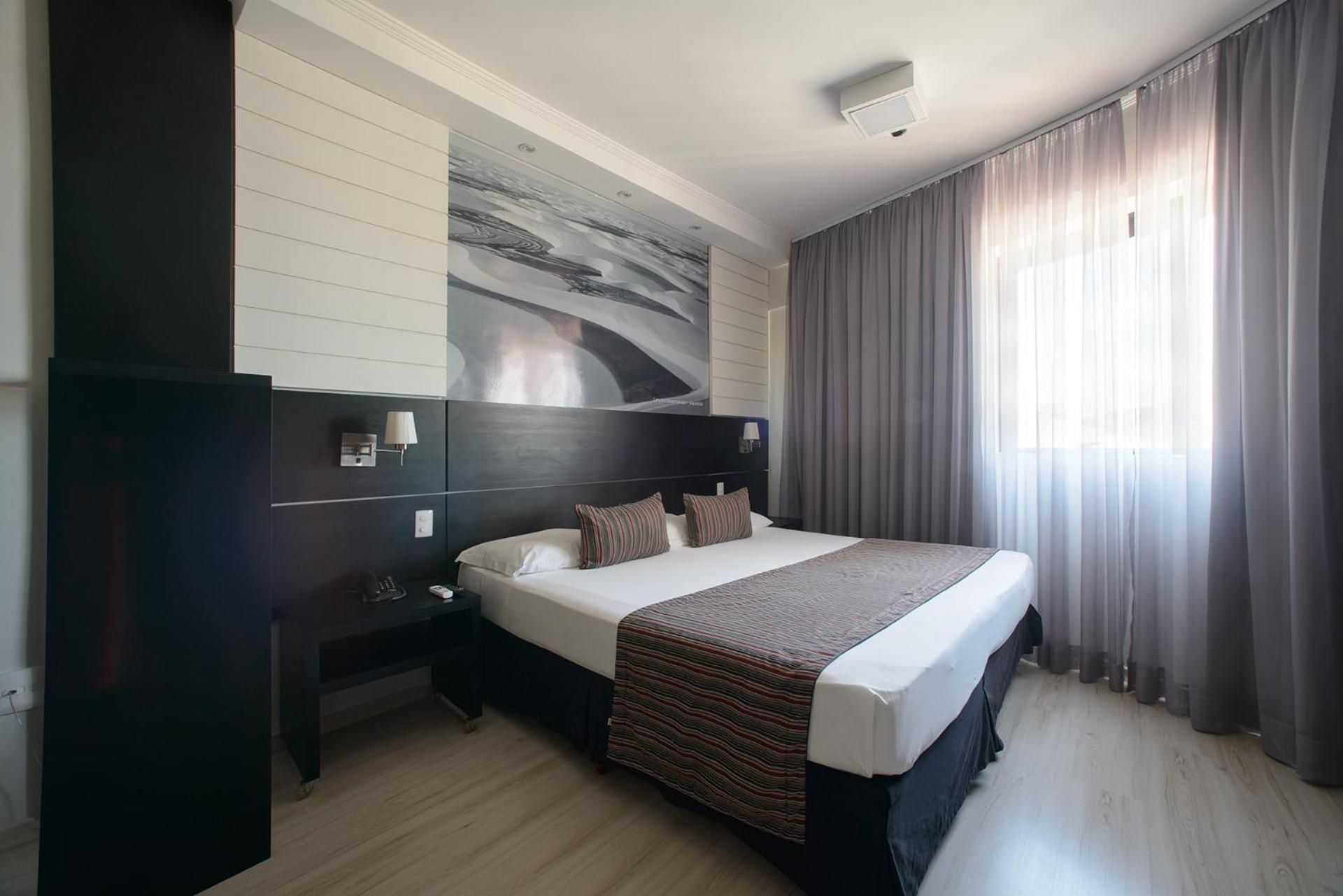 Faro Hotel 陶巴特 外观 照片