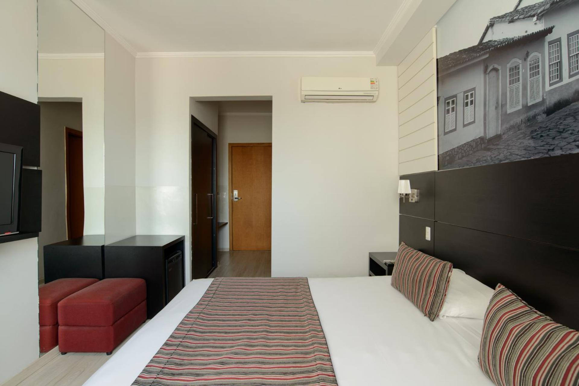 Faro Hotel 陶巴特 外观 照片