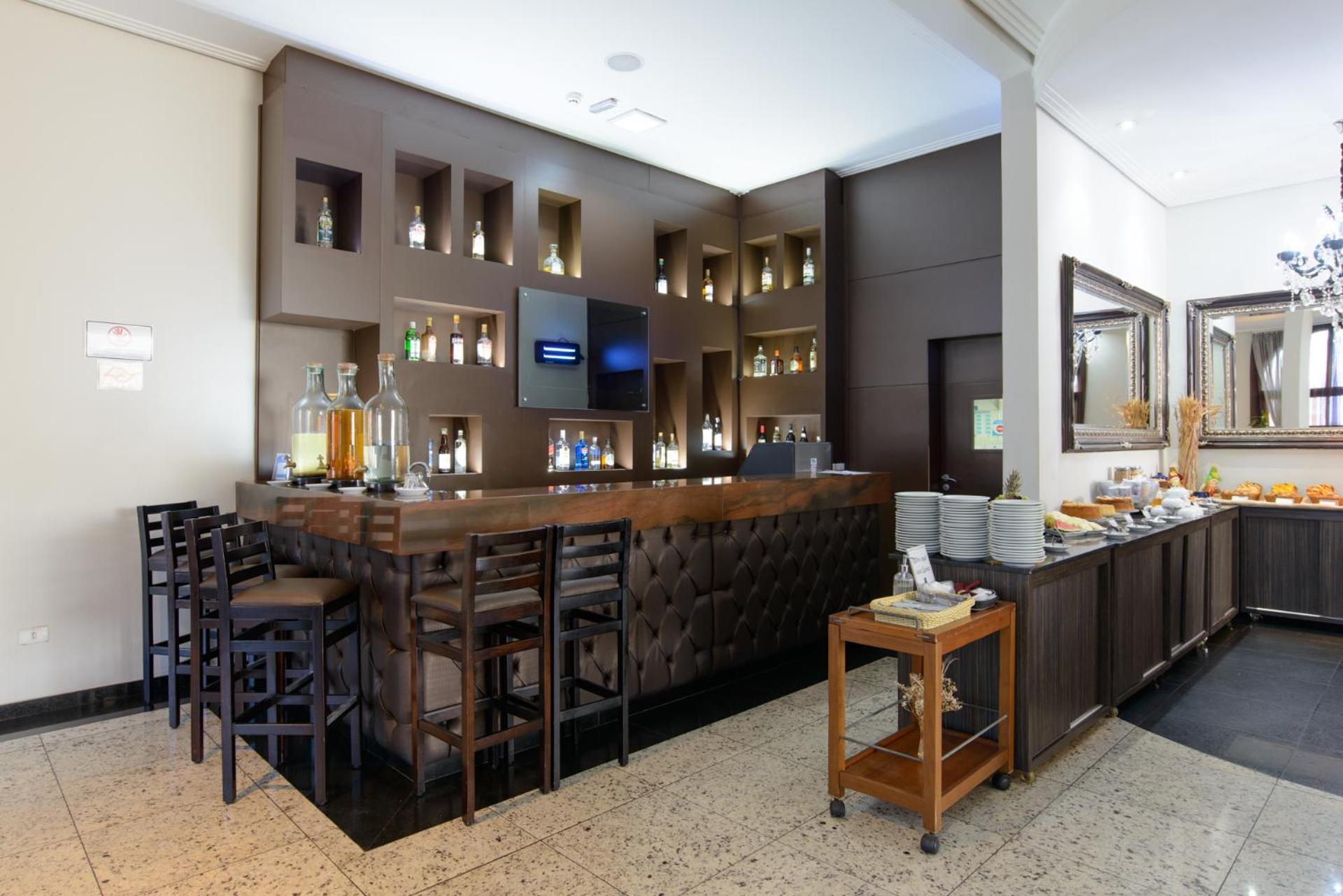 Faro Hotel 陶巴特 外观 照片