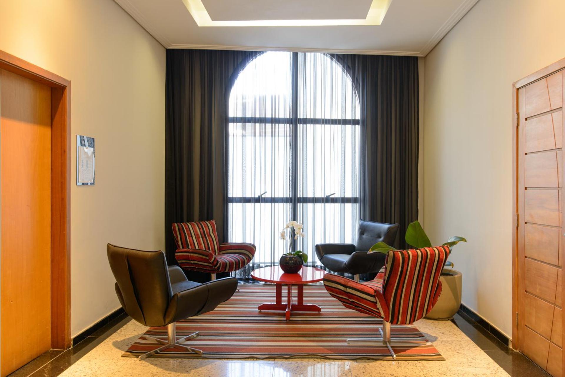 Faro Hotel 陶巴特 外观 照片