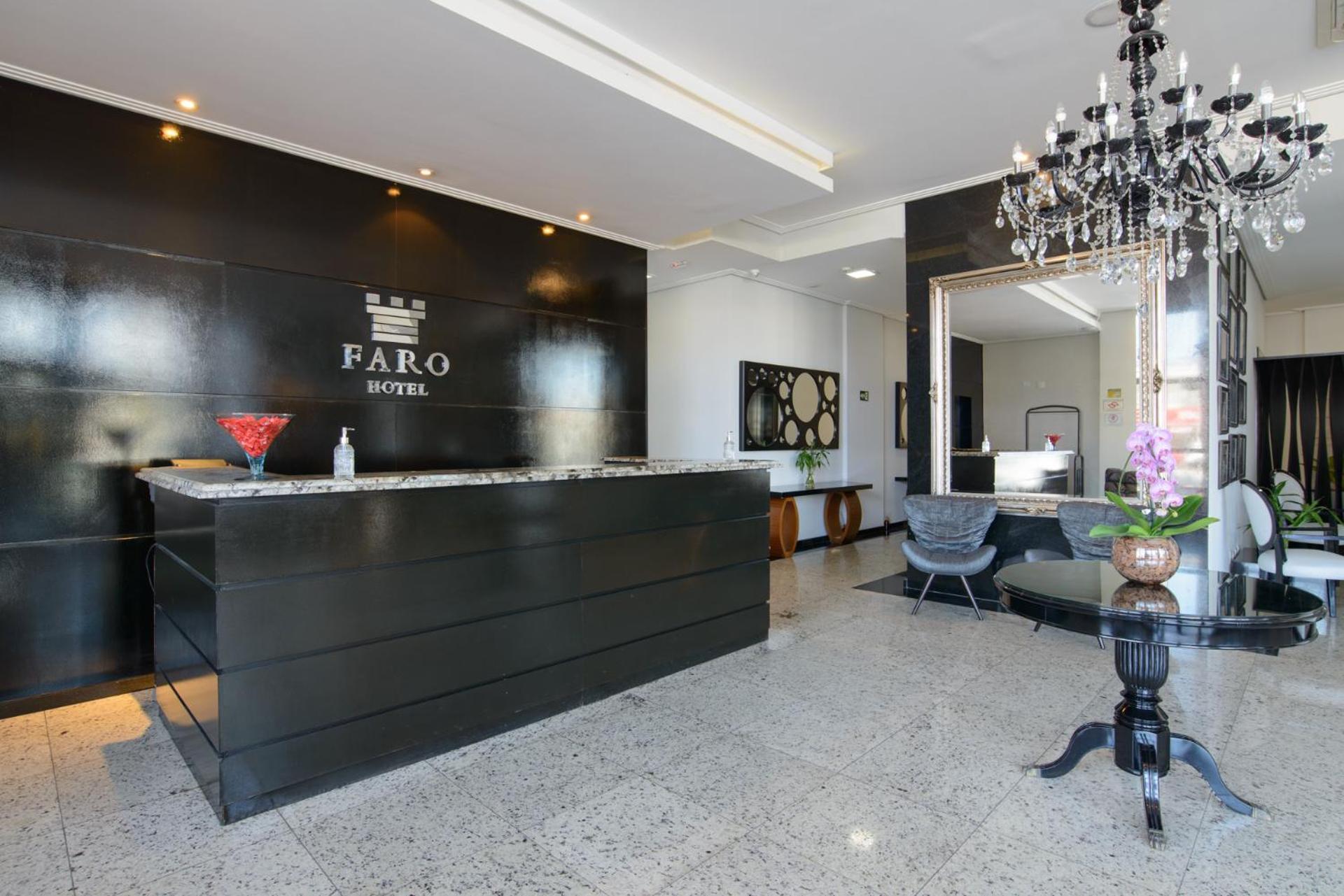 Faro Hotel 陶巴特 外观 照片